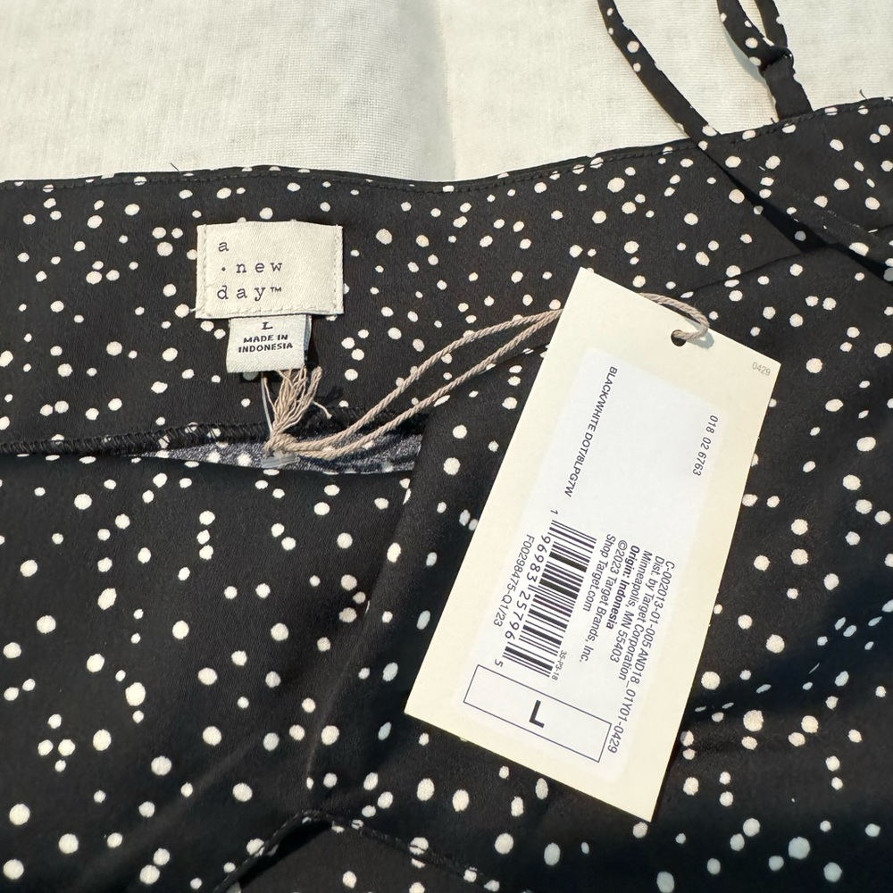 Polka dot silky tank top black and white